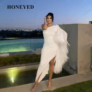 Honeyed 2023 Вечерни рокли от бял сатен с пера на едното рамо, Модерен Рокля за бала с дължина до щиколоток, Рокли по поръчка