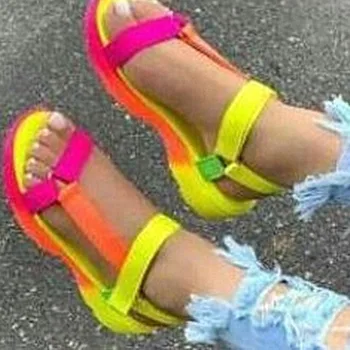 Дамски обувки големи размери, нестандартен лятото 2023, преливащи популярните дамски сандали на равна подметка, разнообразие от цветове за избор.
