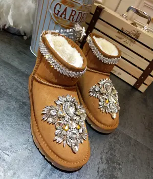 Модерен есенно-зимни зимни обувки от телешка кожа с диамант на веригата, по-големи размери, плюс флисовые дебели памучни къси ботуши на равна подметка